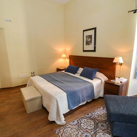 S.Andrea Degli Armeni Dimora Di Charme Bed & Breakfast ตารันโต ภายนอก รูปภาพ