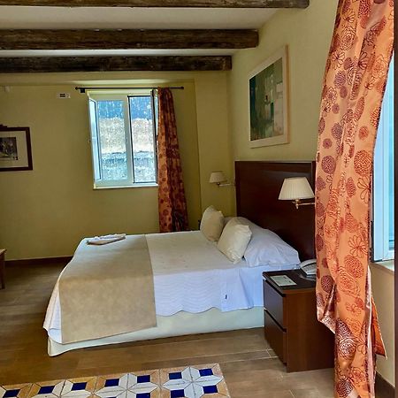 S.Andrea Degli Armeni Dimora Di Charme Bed & Breakfast ตารันโต ภายนอก รูปภาพ
