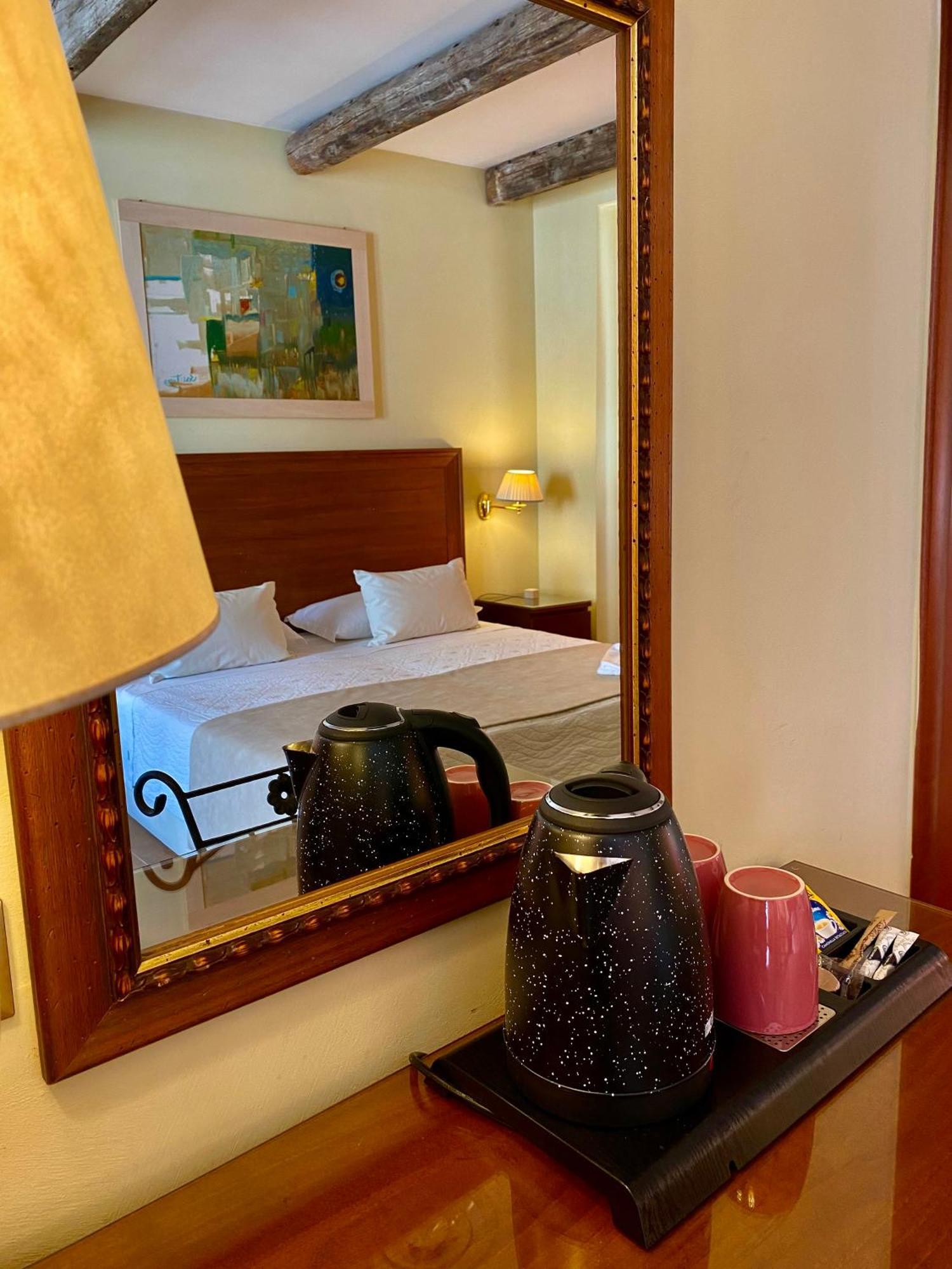 S.Andrea Degli Armeni Dimora Di Charme Bed & Breakfast ตารันโต ภายนอก รูปภาพ